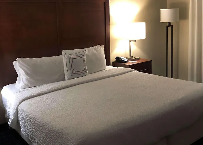 Comfort Inn&suites North - Deer Valley Hotel