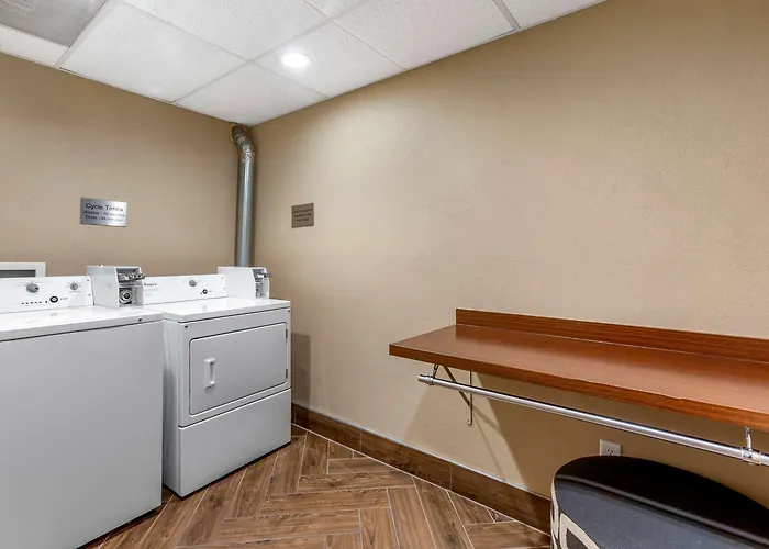 Comfort Inn&suites North - Deer Valley Phoenix