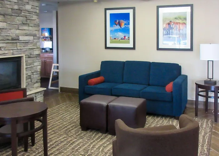 Comfort Inn&suites North - Deer Valley Hotel