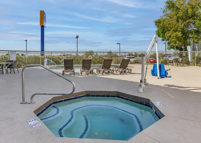 Comfort Inn&suites North - Deer Valley Phoenix