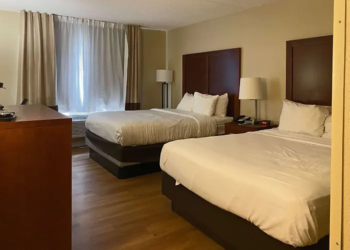 Comfort Inn&suites North - Deer Valley Hotel