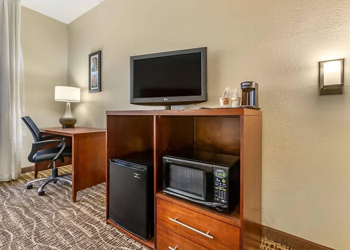 Comfort Inn&suites North - Deer Valley Phoenix