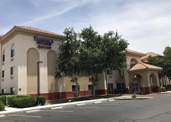 Comfort Inn&suites North - Deer Valley Hotel 3*