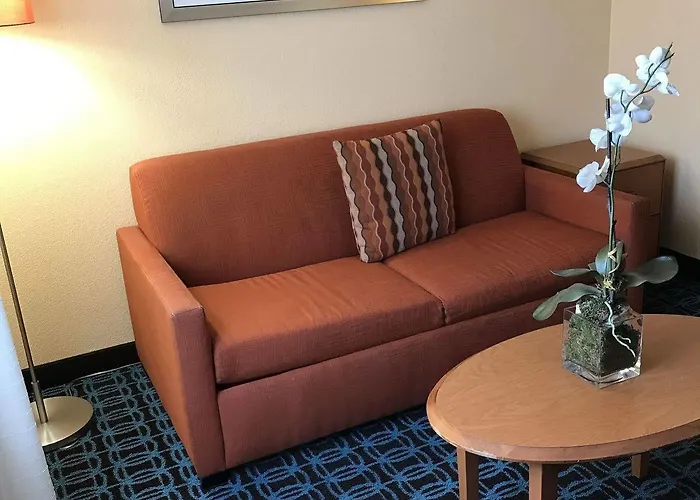 Comfort Inn&suites North - Deer Valley Hotel