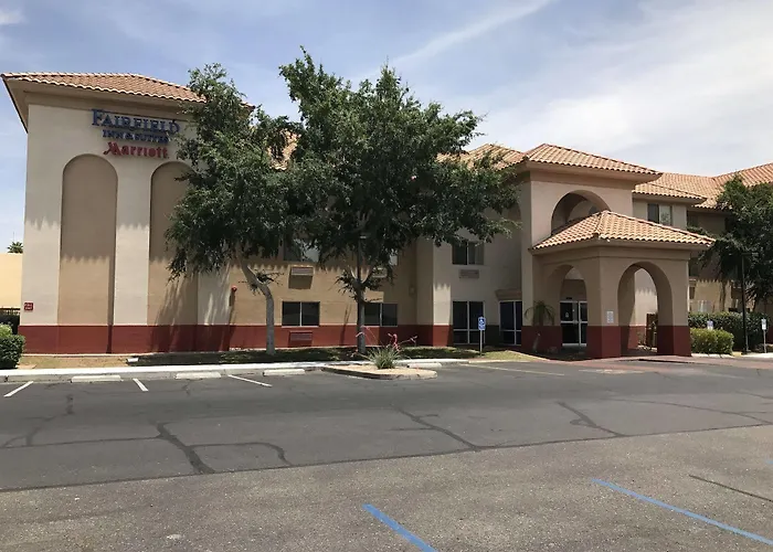 Comfort Inn&suites North - Deer Valley Hotel 3*